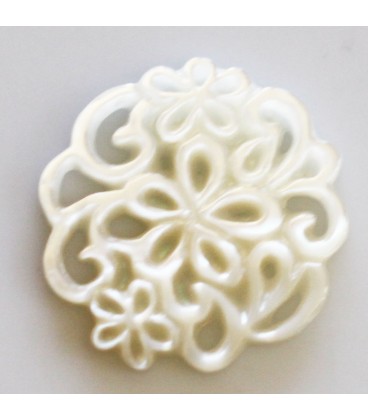 BeauMonde Bijoux - Nacre blanche 19 mm médaillon fleuri