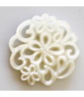 BeauMonde Bijoux - Nacre blanche 19 mm médaillon fleuri