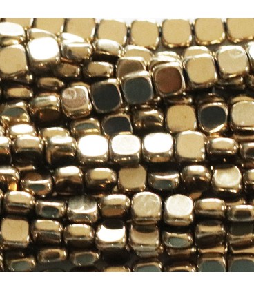 BeauMonde Bijoux - Hématite dorée 4 mm environ carré plat arrondi