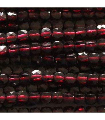 Garnet 4x4 mm faceted square - BeauMonde Bijoux