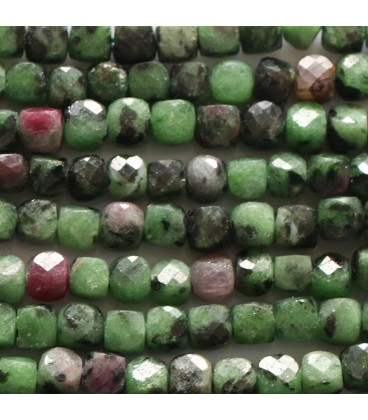 BeauMonde Bijoux - Rubyzoisite 4X4X4 mm environ carré facetté A Tanzanie