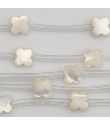 Mother-of-pearl 8 mm naive flower 4 petals - BeauMonde Bijoux