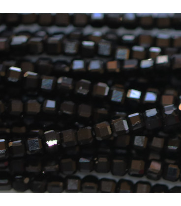 Spinel 2.5x2.5mm square faceted Thailand - BeauMonde Bijoux