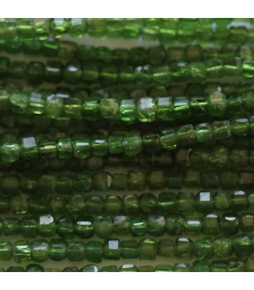 BeauMonde Bijoux - Diopside chrome 2.5x2.5x2.5 mm environ carré facetté A Finlande
