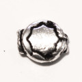 Perle gravée plate métal argenté 7X6 mm