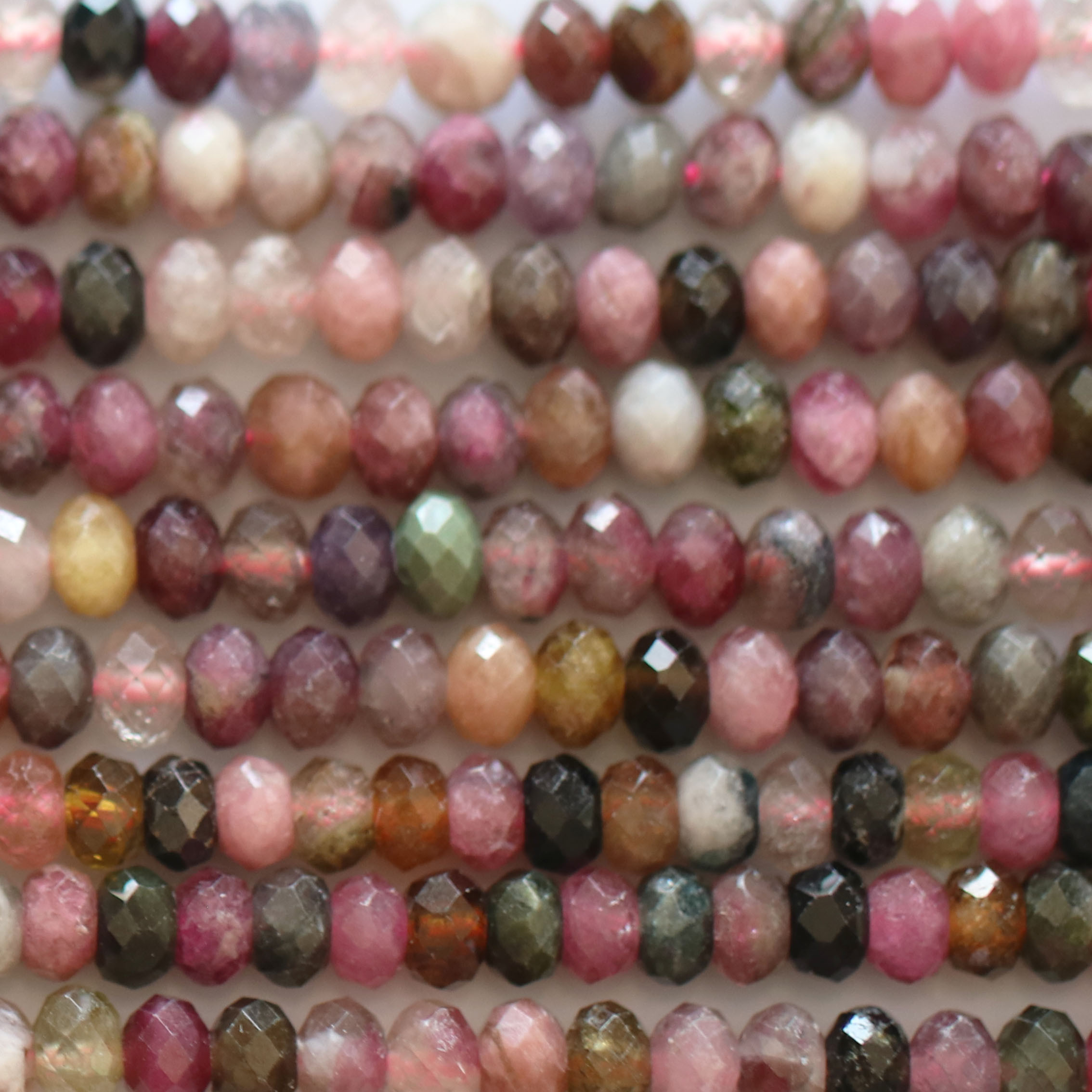2 Rubis D'imitation Facettés à Monter - Taille 4 Mm Et 2 Mm, Occasion Bon état