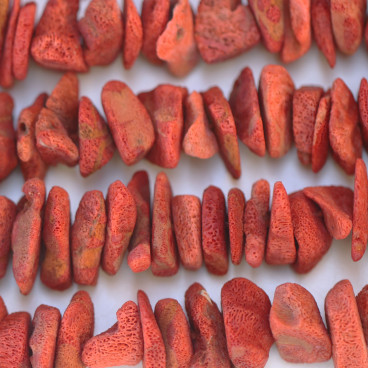 BeauMonde Bijoux - Corail éponge 14/15mm +/- environ grands chips mat