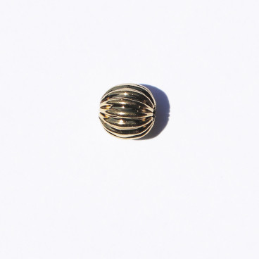 Perle striée 8 mm environ, avec trou 2 mm environ, acier inoxydable doré - BeauMonde Bijoux