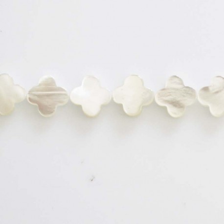 pt naive flower 4 flat white mother-of-pearl petals 13 mm - BeauMonde Bijoux