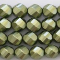 Perle laquée 12 mm ronde grandes facettes vert