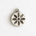 Médaille fleur gravée 10 mm métal argenté qualité France