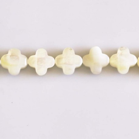 Mother-of-Pearl 10 mm faceted clover - BeauMonde Bijoux