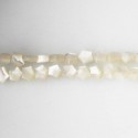 Mother-of-pearl 4 mm mini star