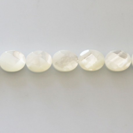 Oval white mother-of-pearl 10 x 8 mm faceted quality A - BeauMonde Bijoux