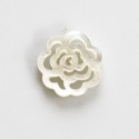 Nacre blanche 15 mm motif rose ajouré