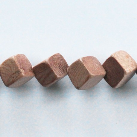 BeauMonde Bijoux - Bois rose 10 mm environ cube diagonal Madagascar