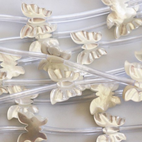 Mother-of-pearl 10x12 mm white butterfly - BeauMonde Bijoux