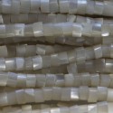 Nacre blanche 3X4 mm rondelle heishi qualité A- Indonésie